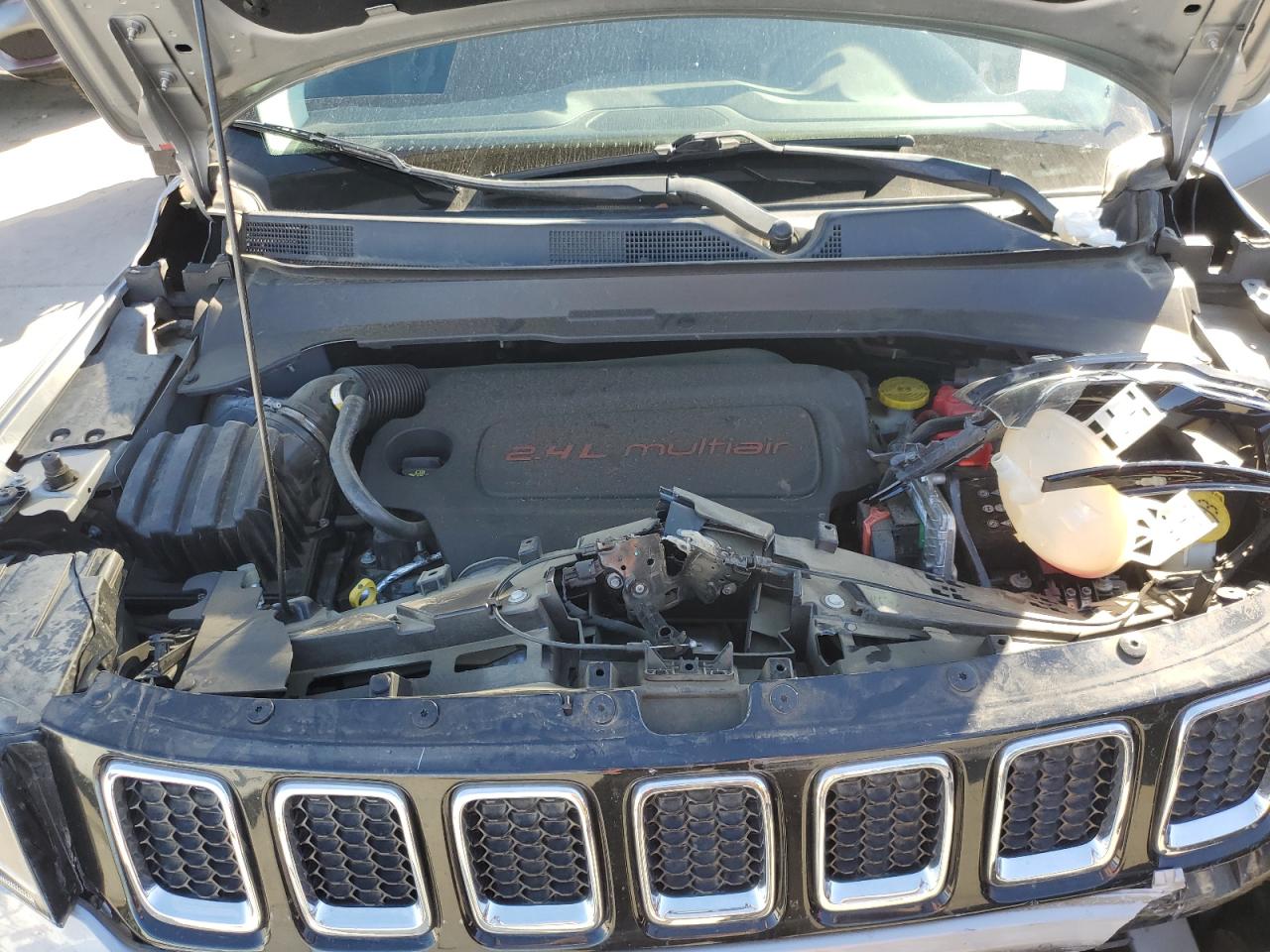 2020 Jeep Compass VIN 3C4NJCAB3LT108415 Copart auction photo, front end damage thumbnail 11