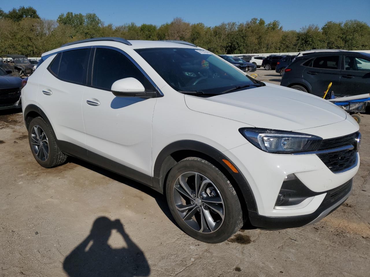 2022 Buick Encore VIN KL4MMDSL7NB023222 Copart auction photo, hail / minor dent/scratches damage thumbnail 4