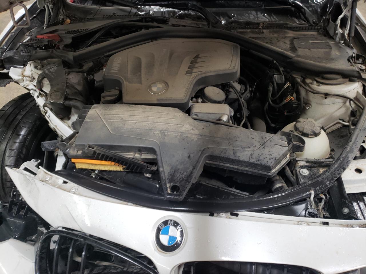 2013 BMW 3er VIN WBA3C1C55DF436151 Copart auction photo, front end / side damage thumbnail 11