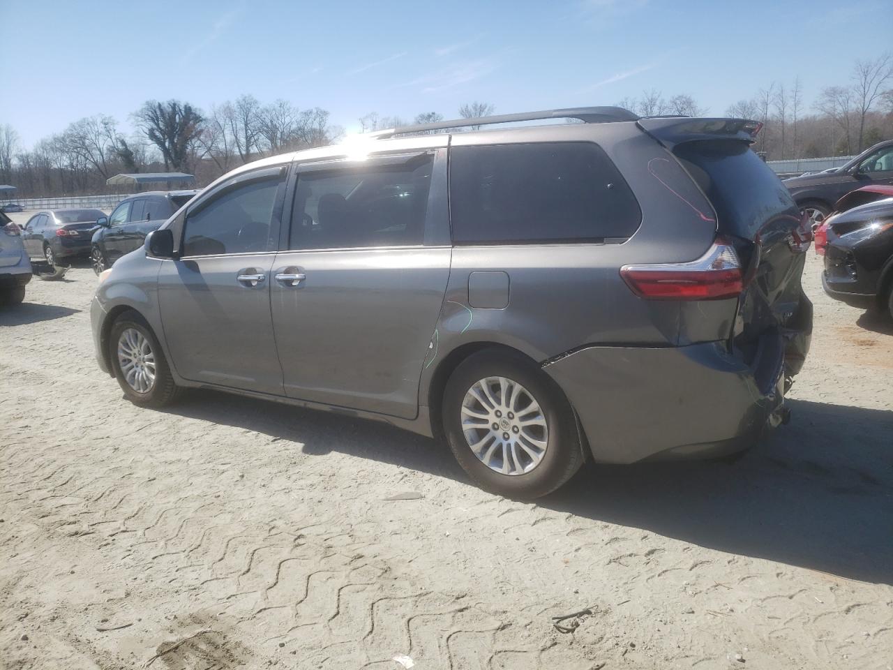 2016 Toyota Sienna VIN 5TDYK3DC8GS746237 Copart auction photo, rear end / minor dent/scratches damage thumbnail 2