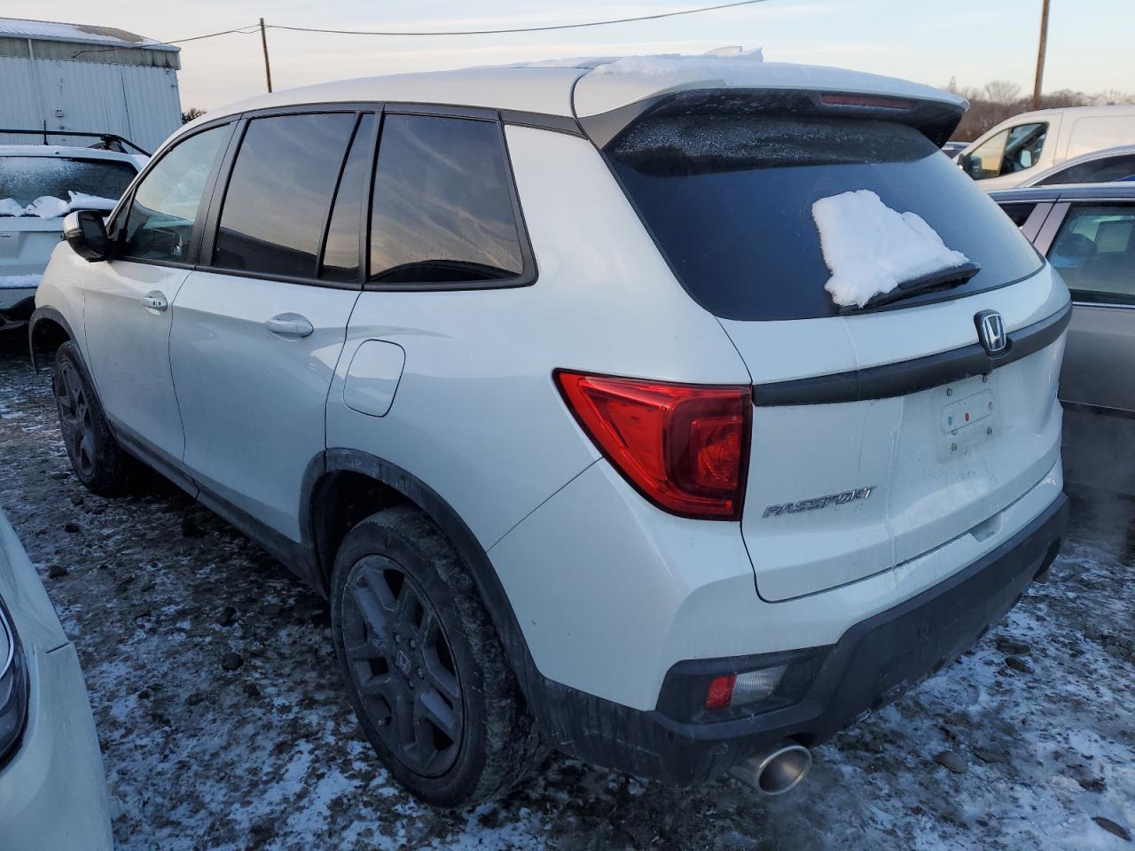 2022 Honda Passport VIN 5FNYF8H5XNB006476 Copart auction photo, front end damage thumbnail 2