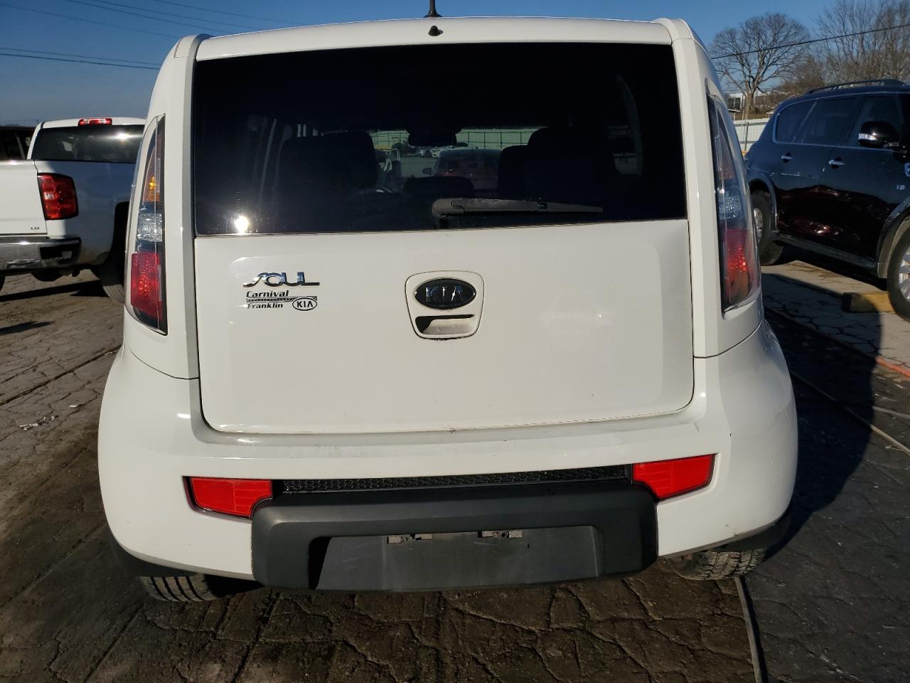 2011 KIA Soul VIN KNDJT2A22B7261874 Copart auction photo, front end damage thumbnail 6