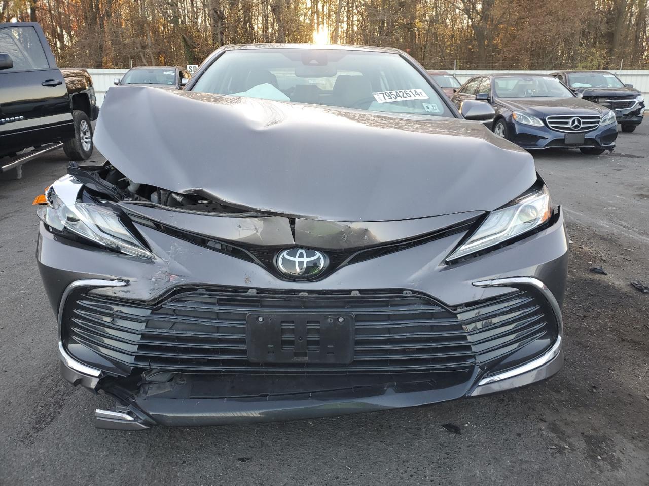 2022 Toyota Camry VIN 4T1F11BKXNU063629 Copart auction photo, front end damage thumbnail 5