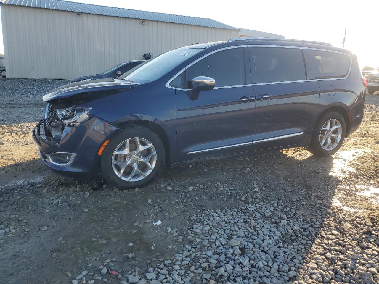 2018 Chrysler Pacifica VIN 2C4RC1GG8JR320696