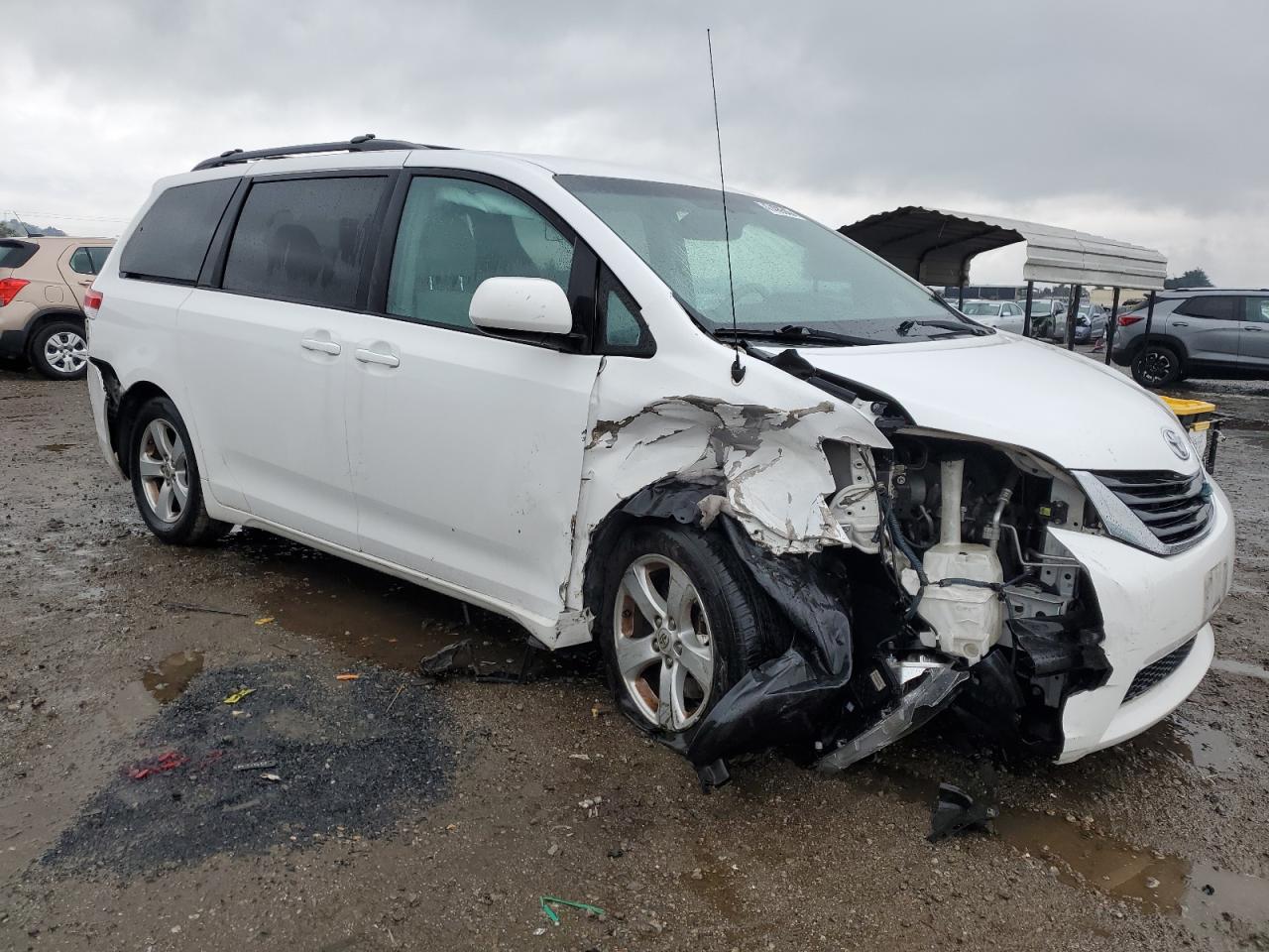 2012 Toyota Sienna VIN 5TDKK3DC6CS279531 Copart auction photo, front end / rear end damage thumbnail 4