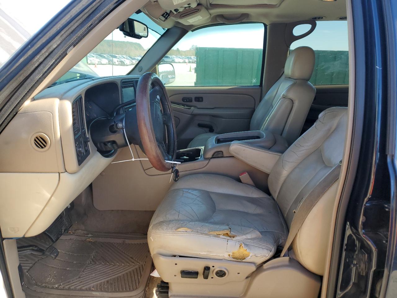 2004 Chevrolet Tahoe VIN 1GNEC13Z34R123653 Copart auction photo, front end / rear end damage thumbnail 7
