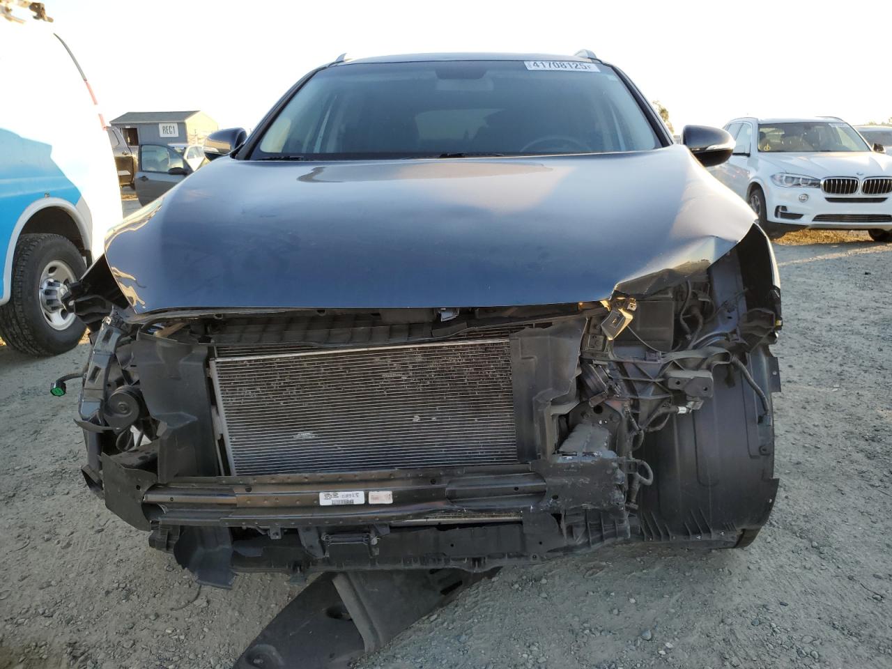 2020 KIA Sorento VIN 5XYPG4A37LG698051 Copart auction photo, front end / side damage thumbnail 5