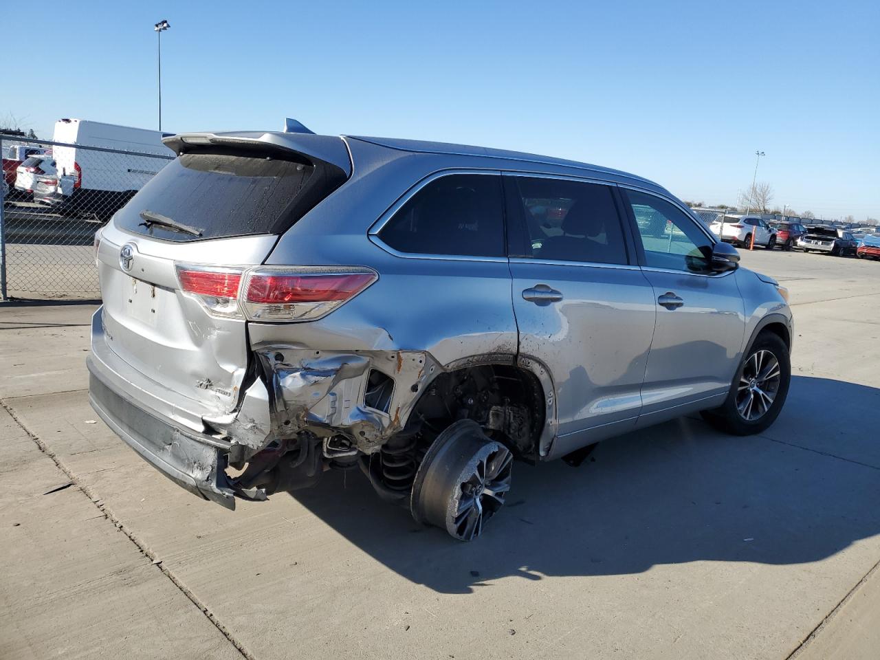 2016 Toyota Highlander VIN 5TDJKRFHXGS247632 Copart auction photo, rear end / side damage thumbnail 3