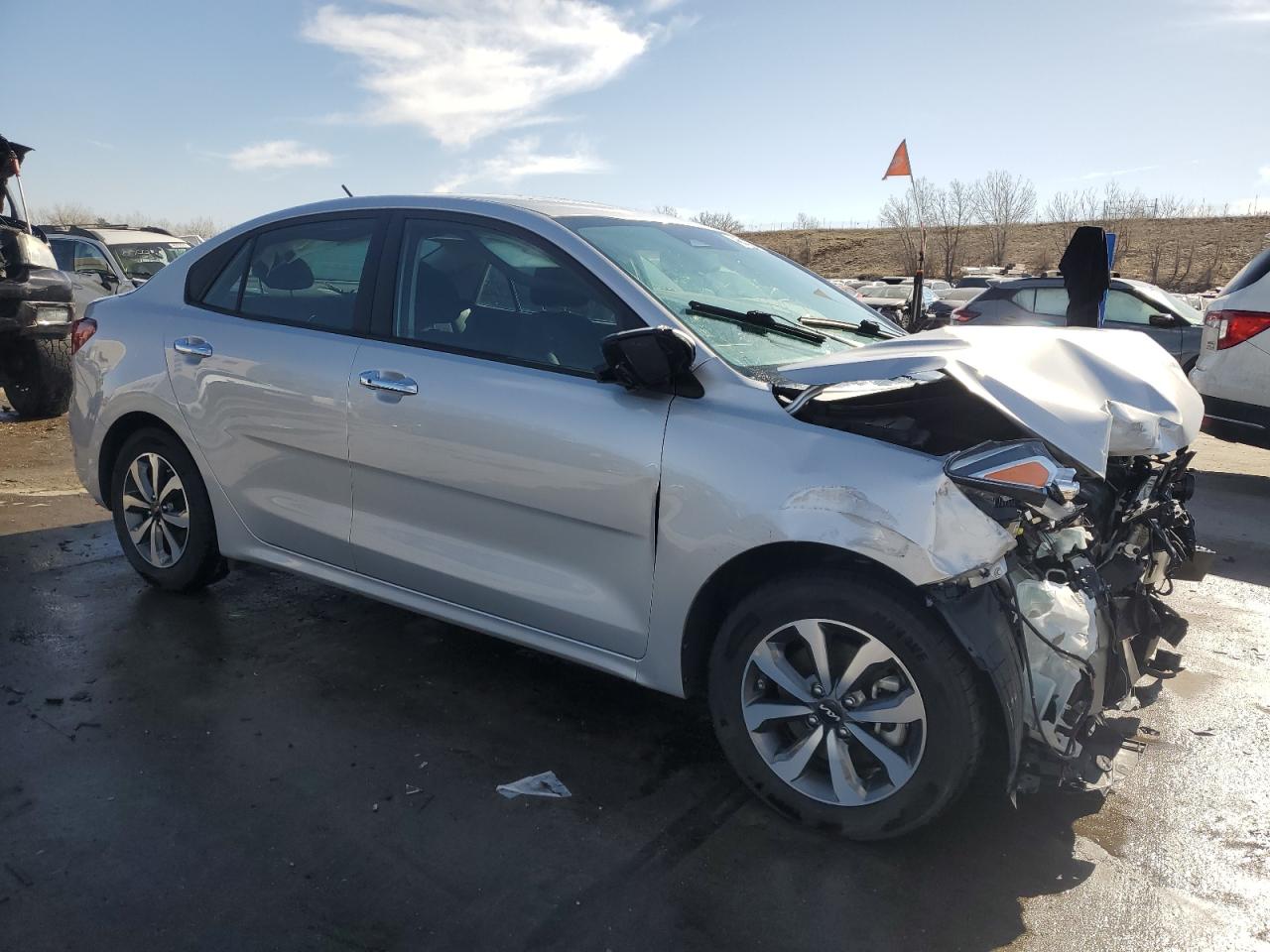 2022 KIA Rio VIN 3KPA24AD8NE432065 Copart auction photo, front end / side damage thumbnail 4