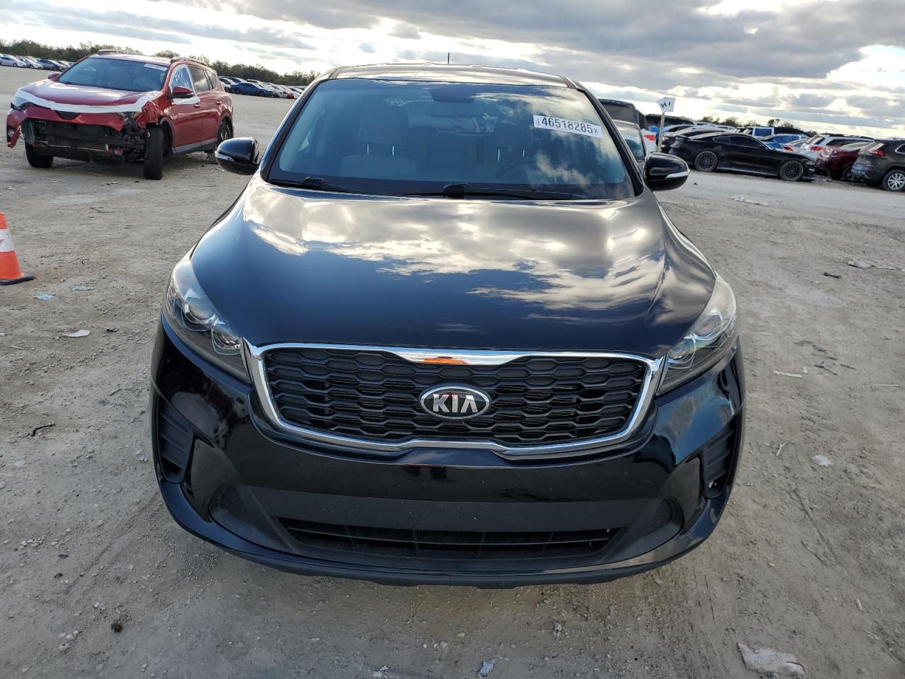 2019 KIA Sorento VIN 5XYPG4A39KG561952 Copart auction photo, side / undercarriage damage thumbnail 5