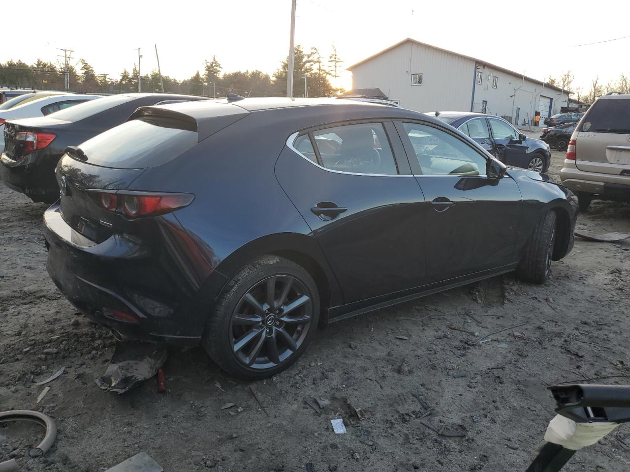 2020 Mazda 3 VIN JM1BPBMM2L1154592 Copart auction photo, front end / minor dent/scratches damage thumbnail 3