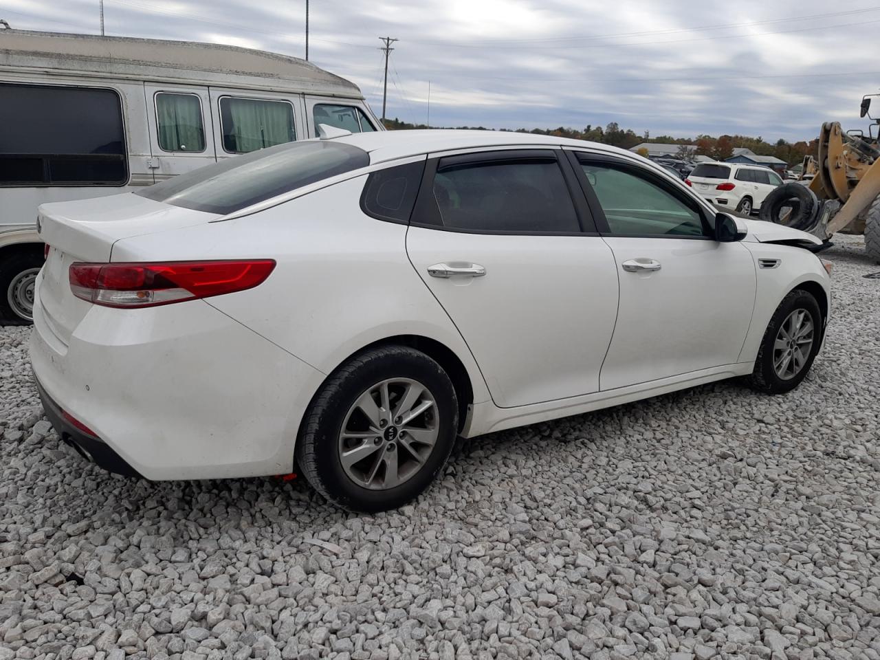 2018 KIA Optima VIN KNAGT4L32J5217151 Copart auction photo, front end damage thumbnail 3