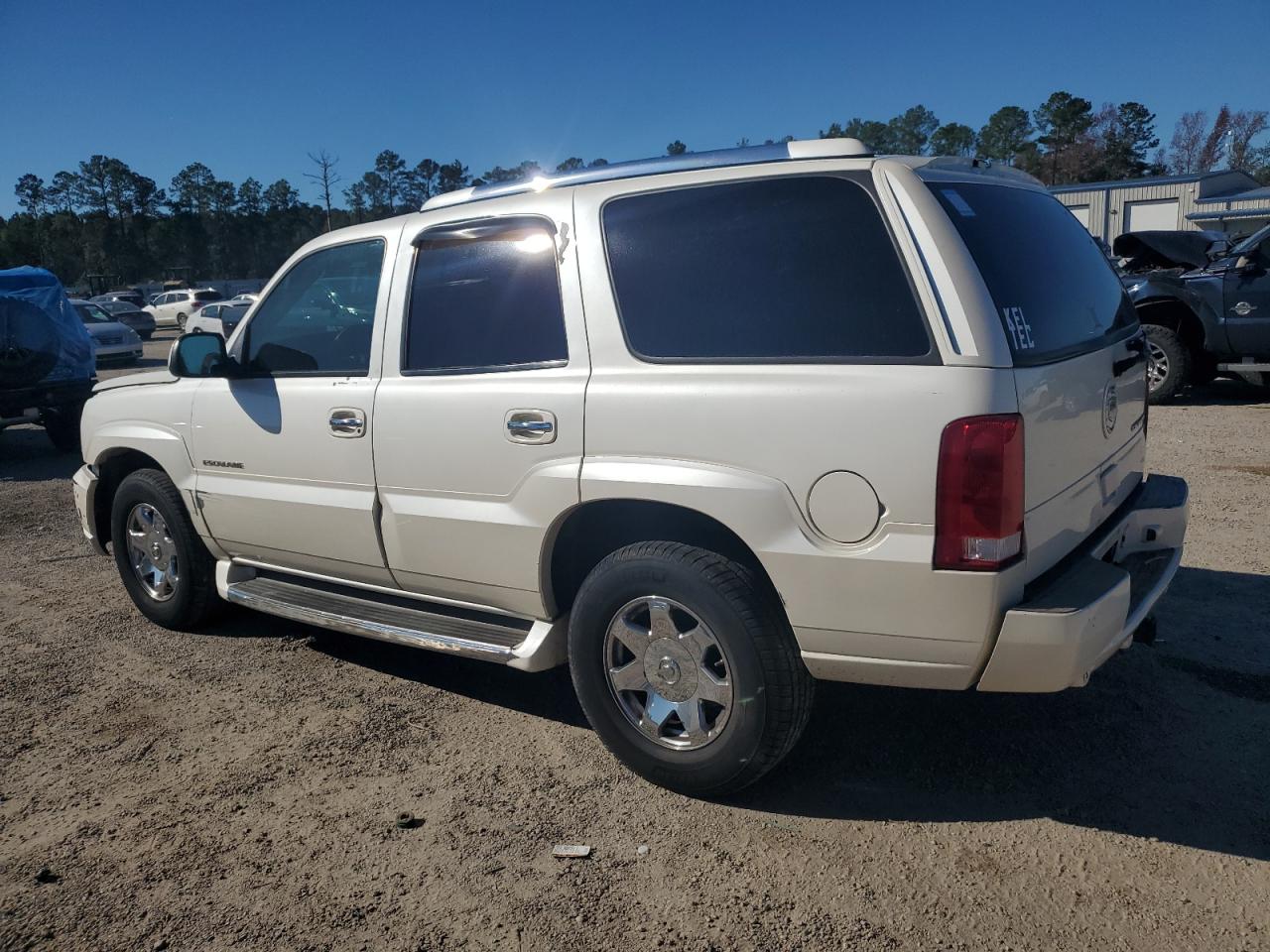 2004 Cadillac Escalade VIN 1GYEK63N34R304316 Copart auction photo, front end damage thumbnail 2