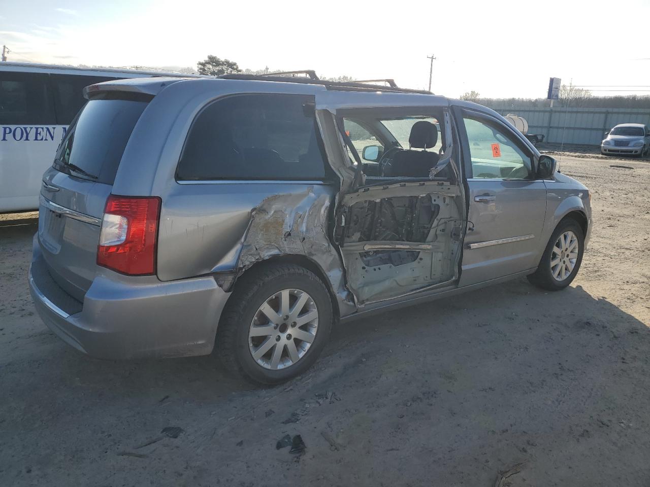 2016 Chrysler Town & Country VIN 2C4RC1BG2GR214504 Copart auction photo, side / rear end damage thumbnail 3