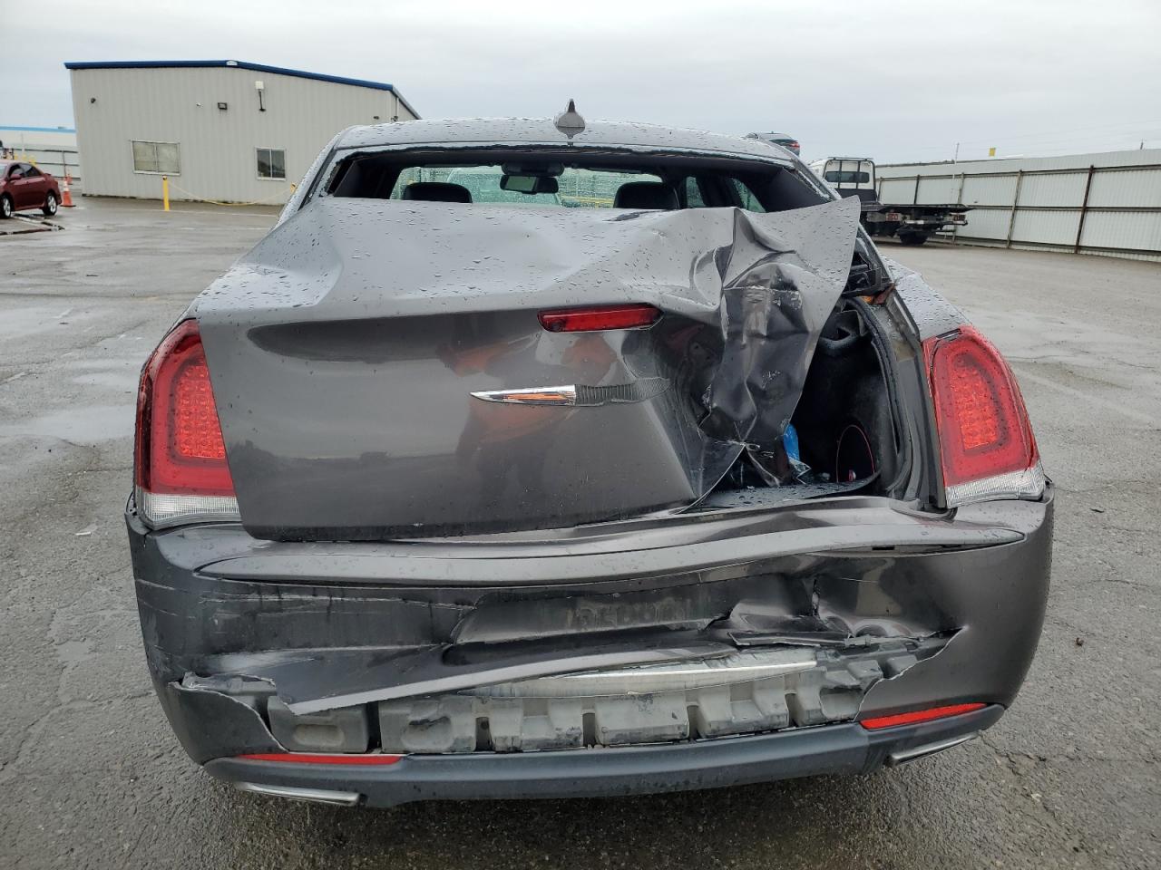 2015 Chrysler 300 VIN 2C3CCABG2FH926929 Copart auction photo, rear end damage thumbnail 6
