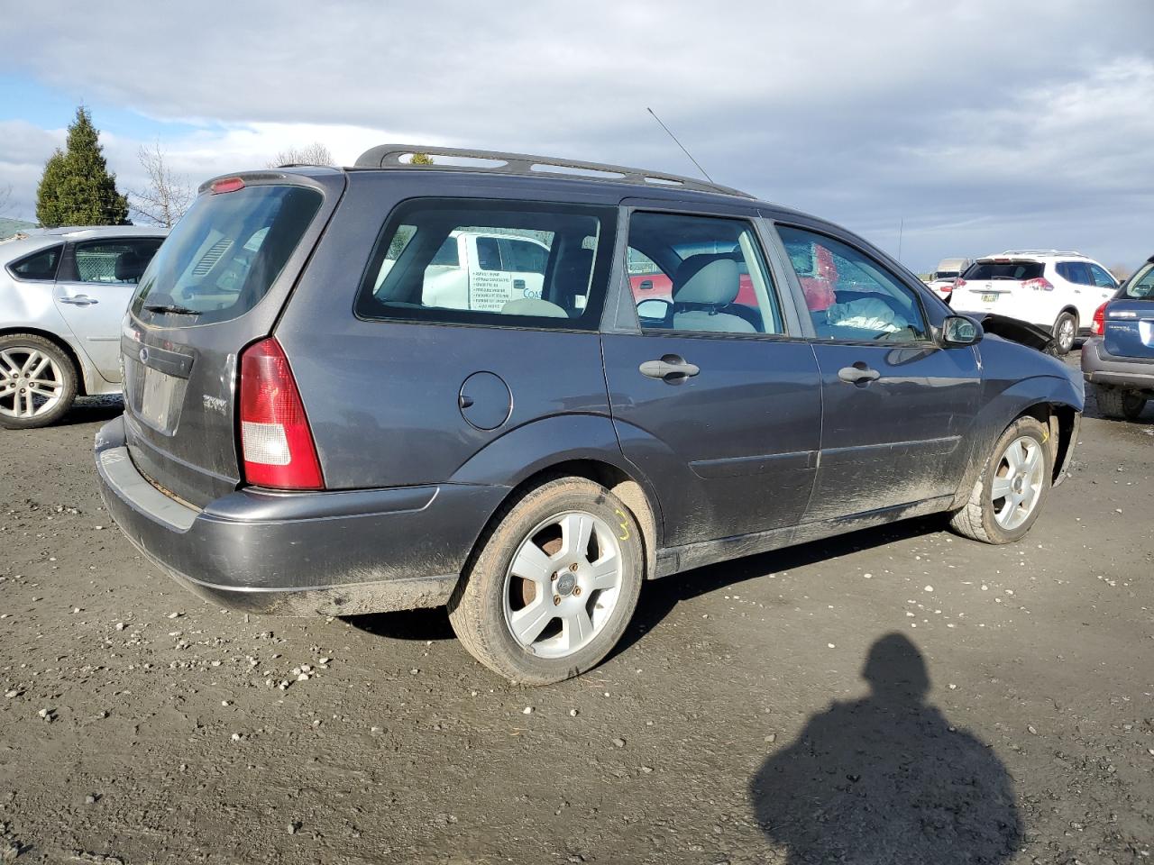 2006 Ford Focus VIN 1FAFP36N66W237498 Copart auction photo, front end / side damage thumbnail 3