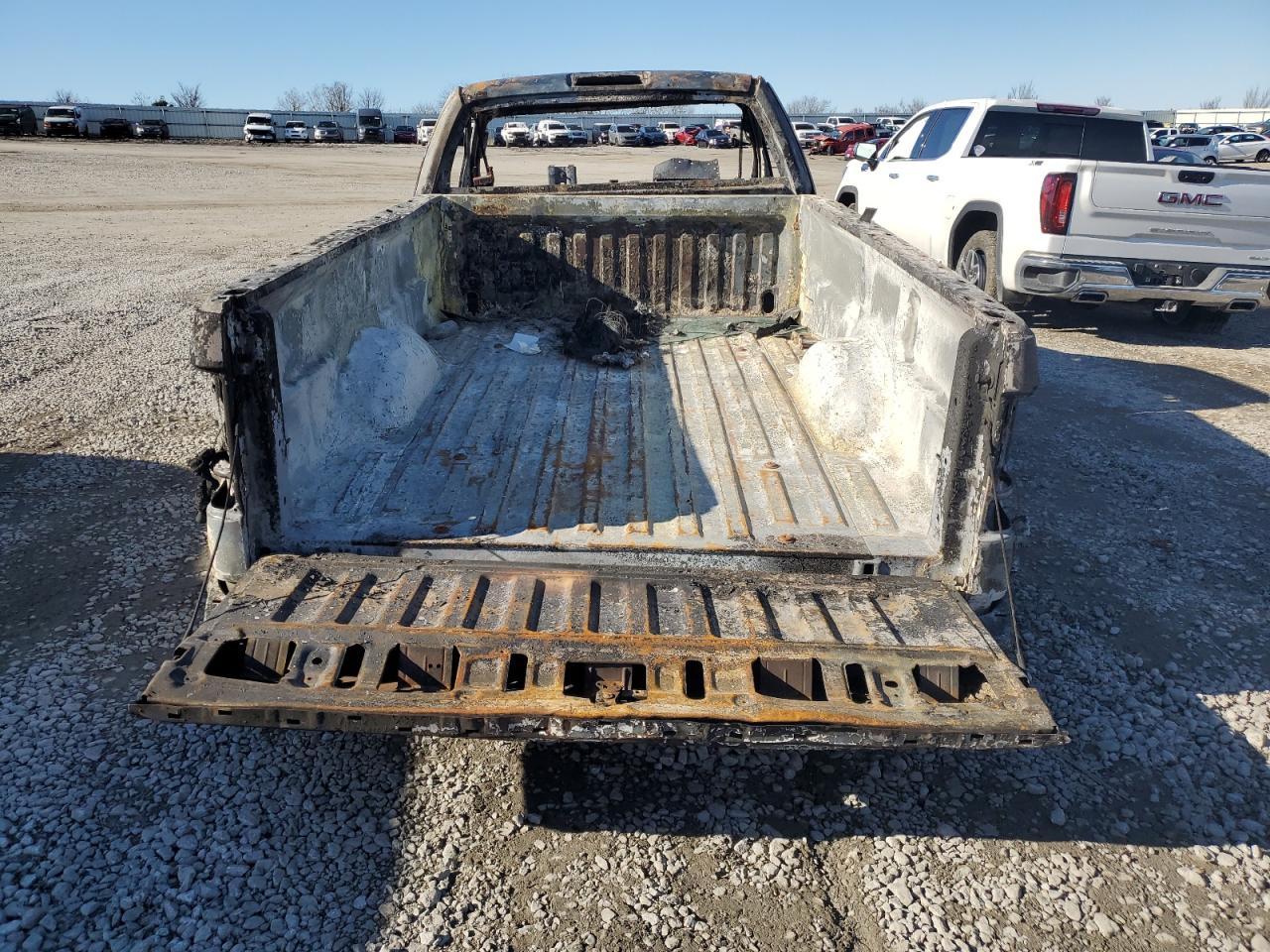 2006 Ford F-150 VIN 1FTRF12206NB07636 Copart auction photo, burn / burn - engine damage thumbnail 6