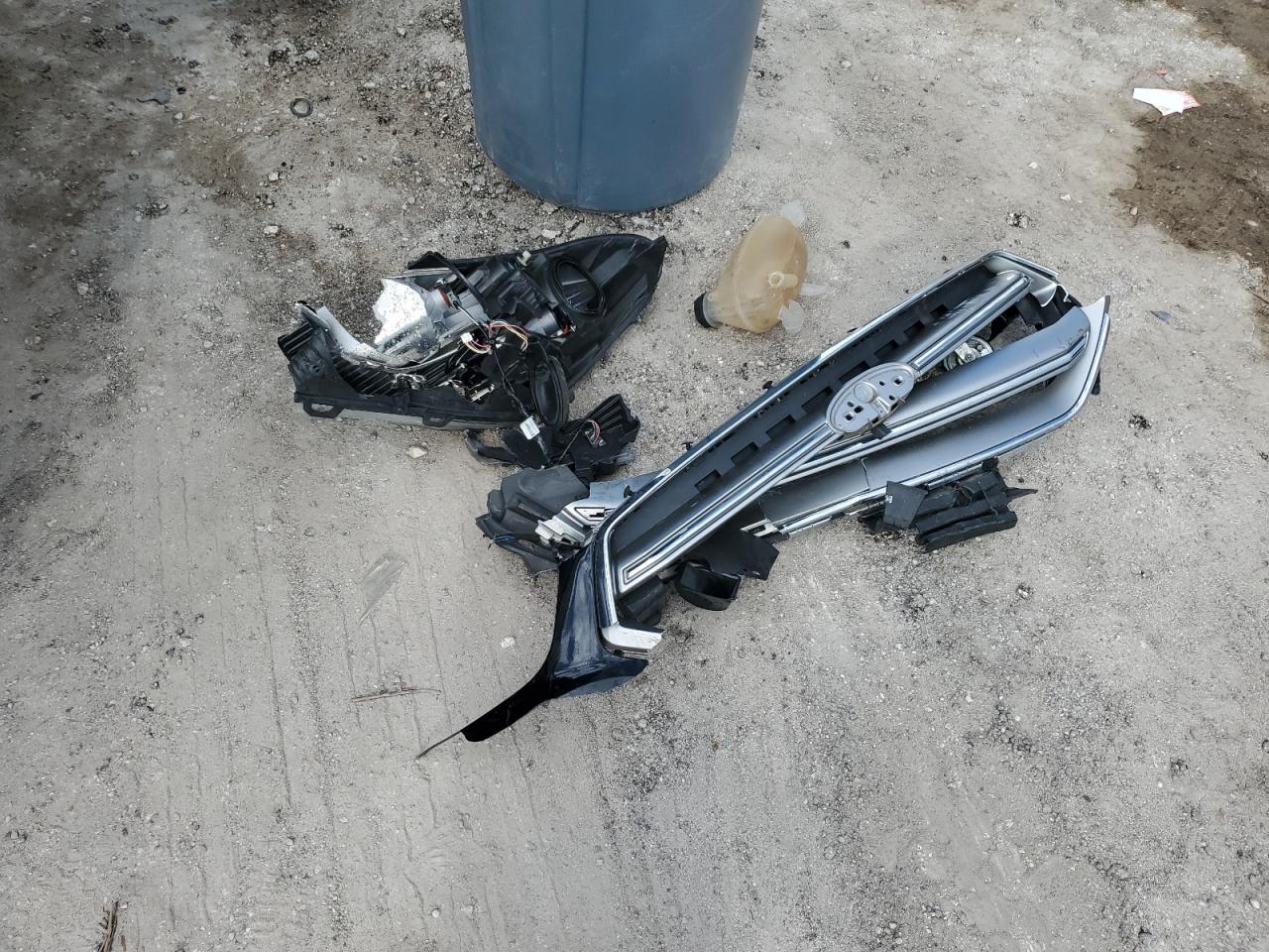 2017 Ford Escape VIN 1FMCU9G92HUB65154 Copart auction photo, front end damage thumbnail 13