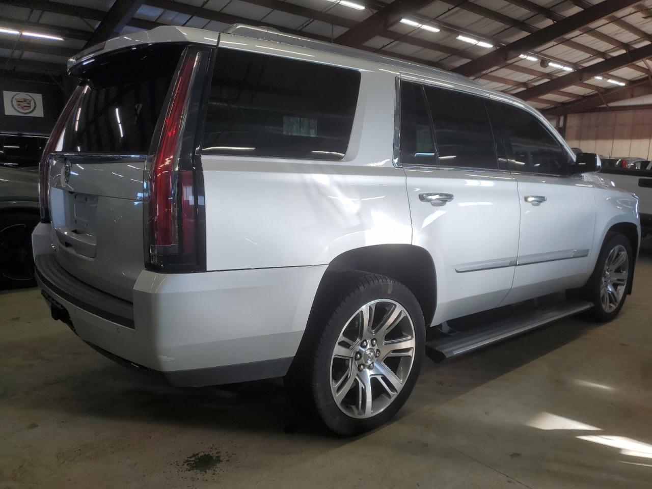 2015 Cadillac Escalade VIN 1GYS4CKJ5FR100565 Copart auction photo, minor dent/scratches damage thumbnail 3