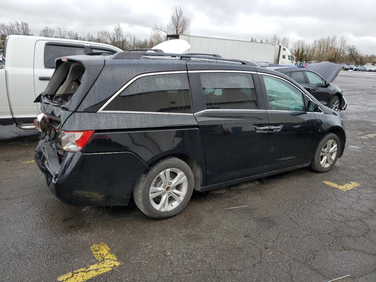 2011 Honda Odyssey VIN 5FNRL5H68BB084738 Copart auction photo, rear end damage thumbnail 3