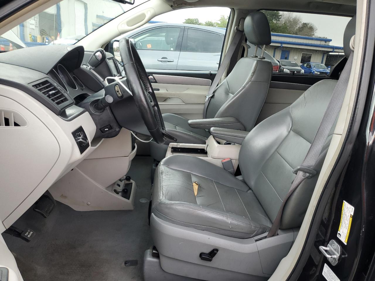 2009 Volkswagen Routan VIN 2V8HW64X99R550865 Copart auction photo, rear end damage thumbnail 7