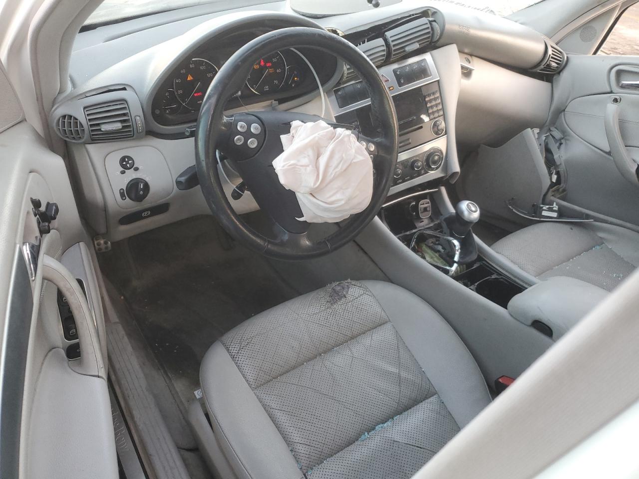 2005 Mercedes-Benz C-klasse VIN WDBRF40J35F689895 Copart auction photo, all over / mechanical damage thumbnail 8