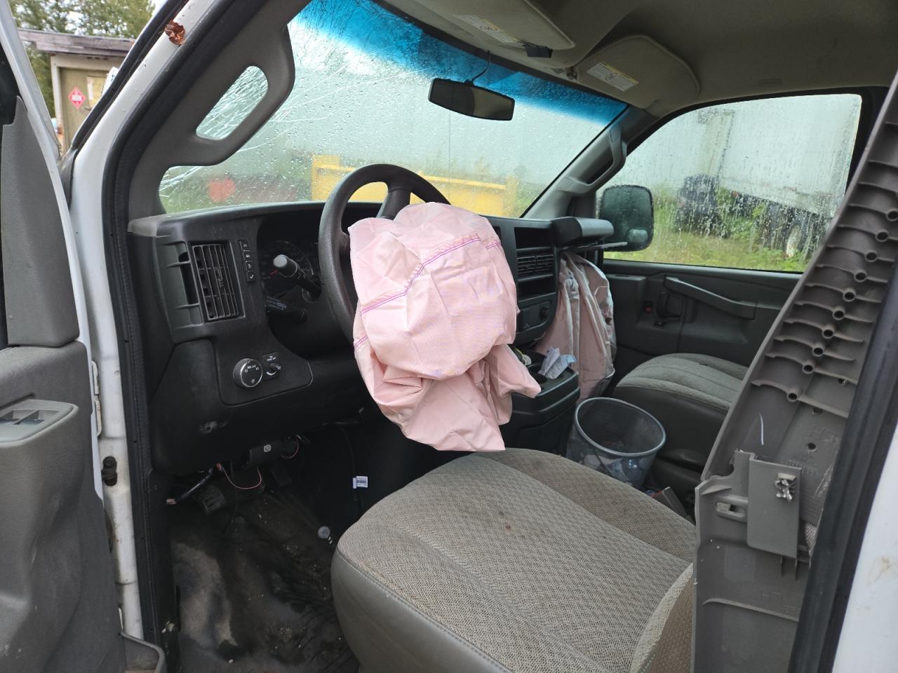 2017 Chevrolet Express VIN 1GCWGBFF8H1225222 Copart auction photo, front end / all over damage thumbnail 7