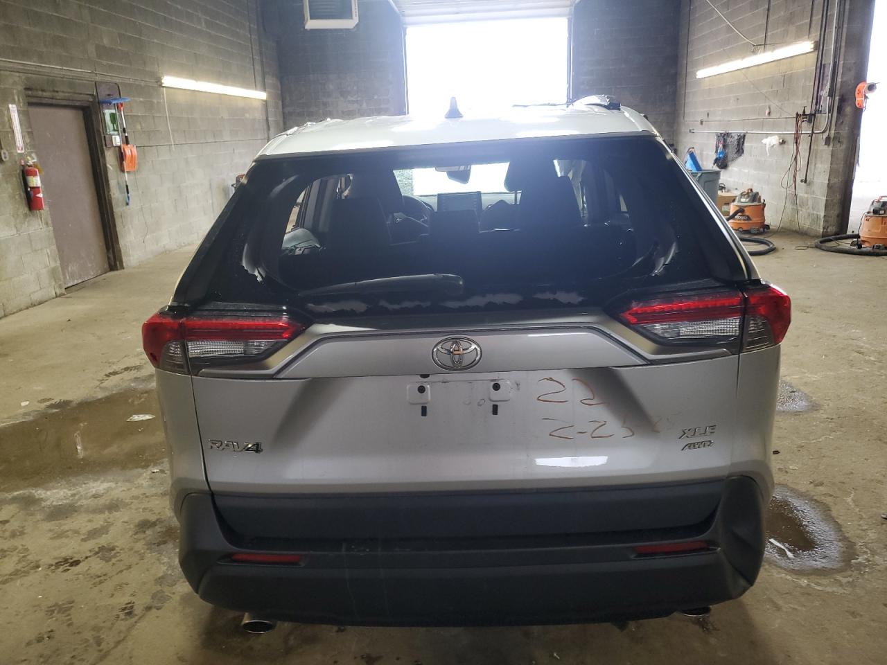 2020 Toyota RAV 4 VIN 2T3P1RFV6LC065472 Copart auction photo, rollover damage thumbnail 6