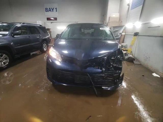2018 Toyota Sienna VIN 5TDKZ3DC1JS936650 Copart auction photo, front end damage thumbnail 14