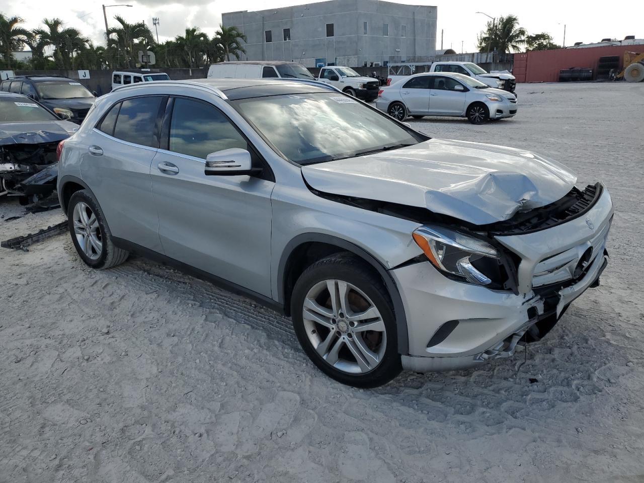 2016 Mercedes-Benz GLA-klasse VIN WDCTG4EB0GJ206962 Copart auction photo, front end damage thumbnail 4