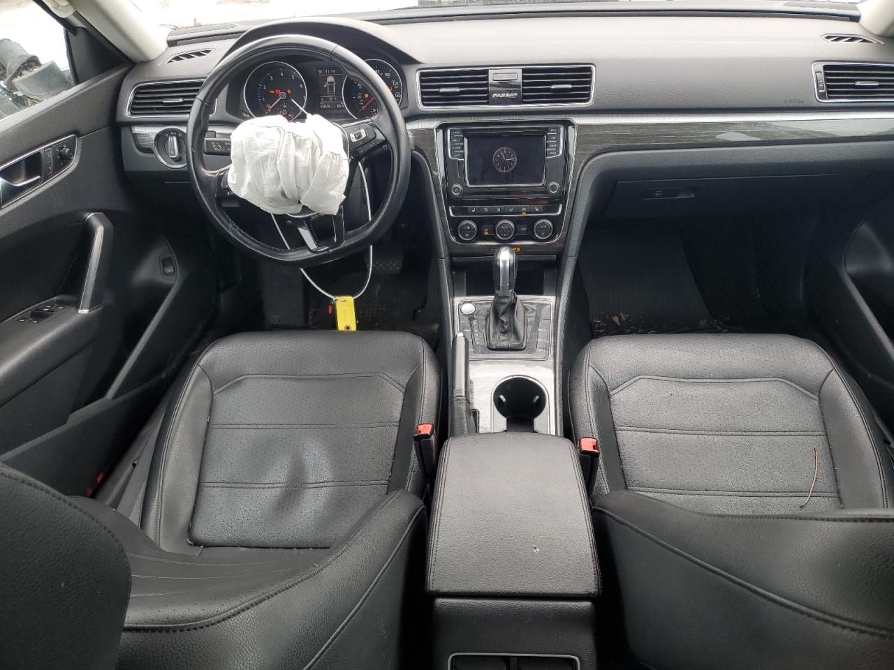 2018 Volkswagen Passat VIN 1VWBA7A35JC006400 Copart auction photo, front end / side damage thumbnail 8