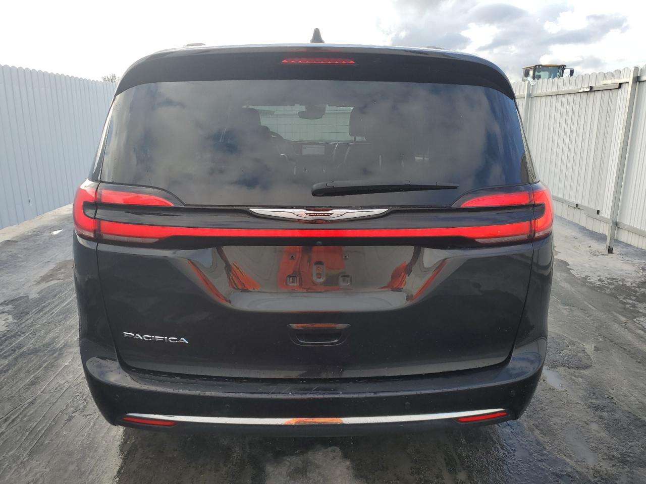 2022 Chrysler Pacifica VIN 2C4RC1BG1NR154244 Copart auction photo, water/flood damage thumbnail 6