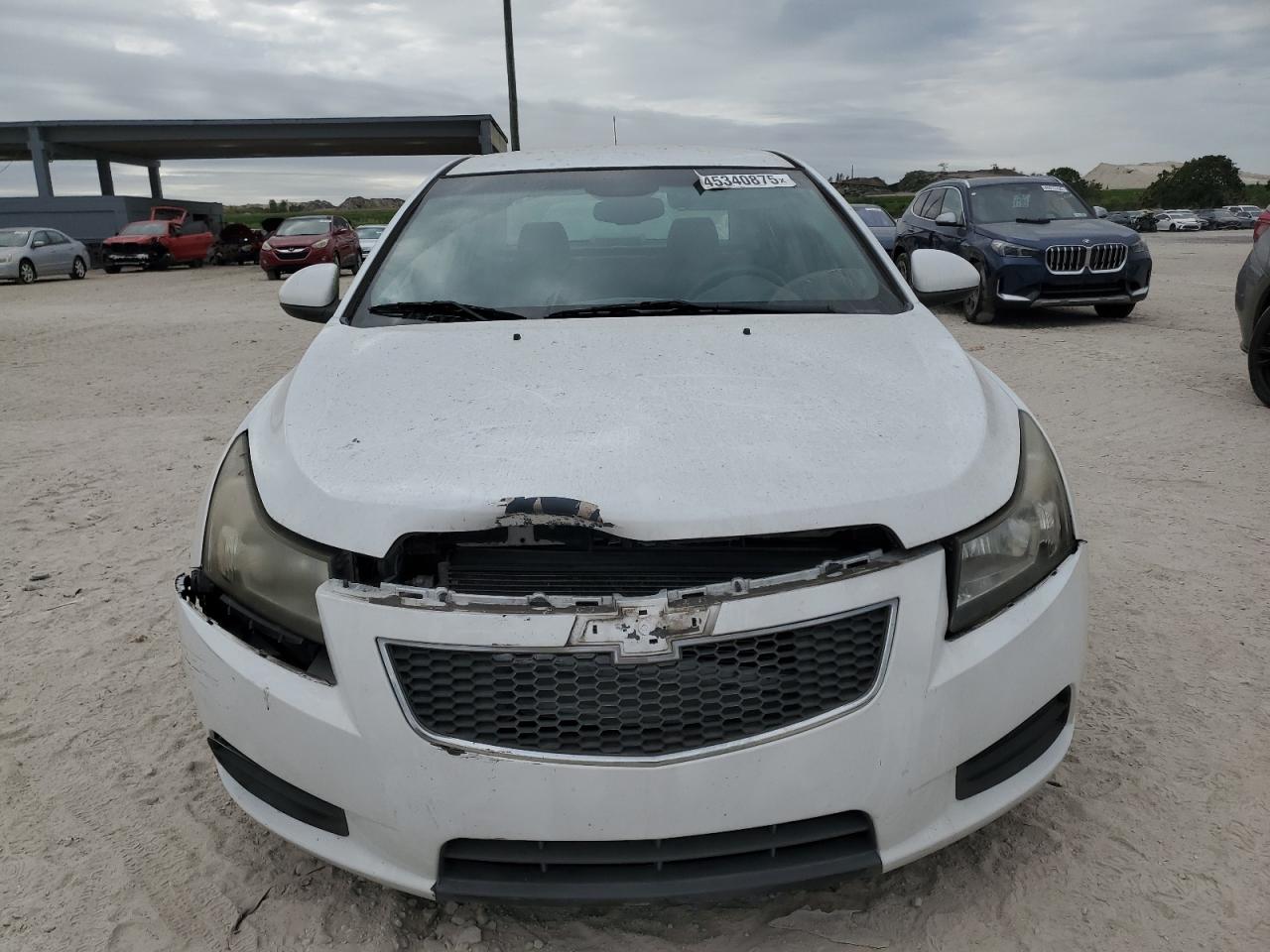 2013 Chevrolet Cruze VIN 1G1PC5SB0D7270658 Copart auction photo, front end / minor dent/scratches damage thumbnail 5