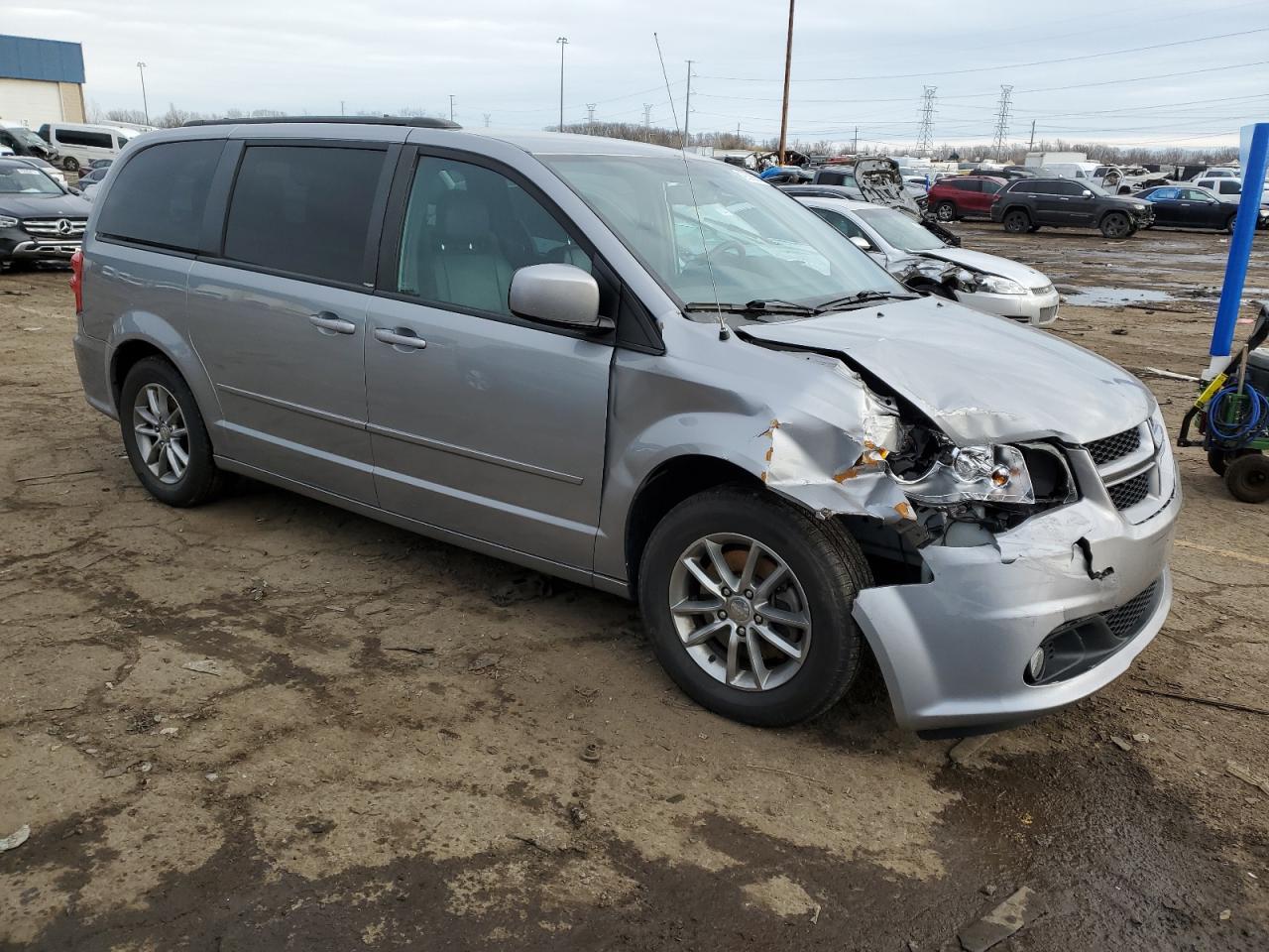 2013 Dodge Caravan VIN 2C4RDGEG9DR774138 Copart auction photo, front end / undercarriage damage thumbnail 4