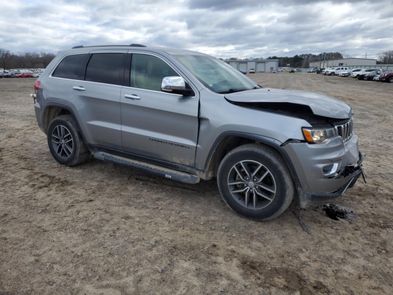 2018 Jeep Grand Cherokee VIN 1C4RJEBG0JC275346 Copart auction photo, front end / minor dent/scratches damage thumbnail 4