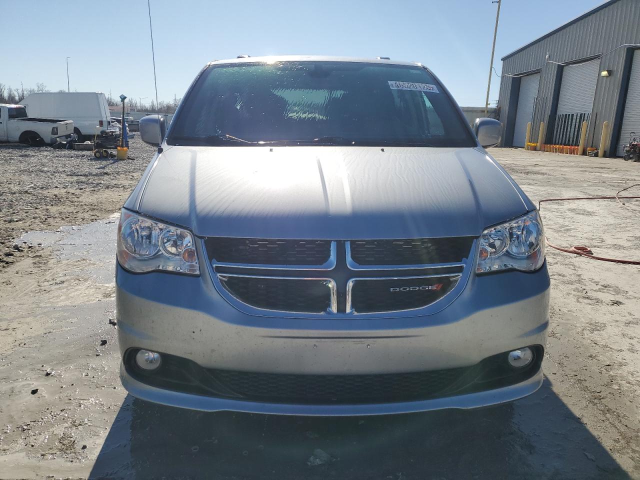 2019 Dodge Caravan VIN 2C4RDGCG5KR736339 Copart auction photo, hail / side damage thumbnail 5