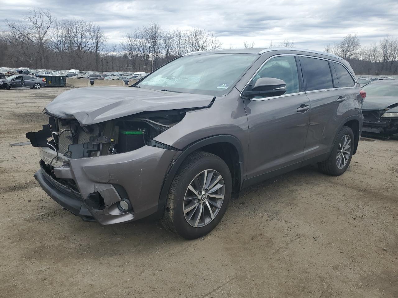 2019 Toyota Highlander VIN 5TDJZRFH8KS598432