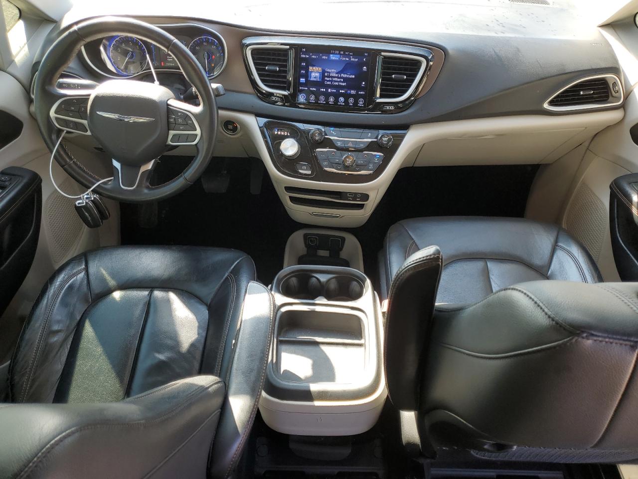 2017 Chrysler Pacifica VIN 2C4RC1BG4HR530262 Copart auction photo, side / rear end damage thumbnail 8