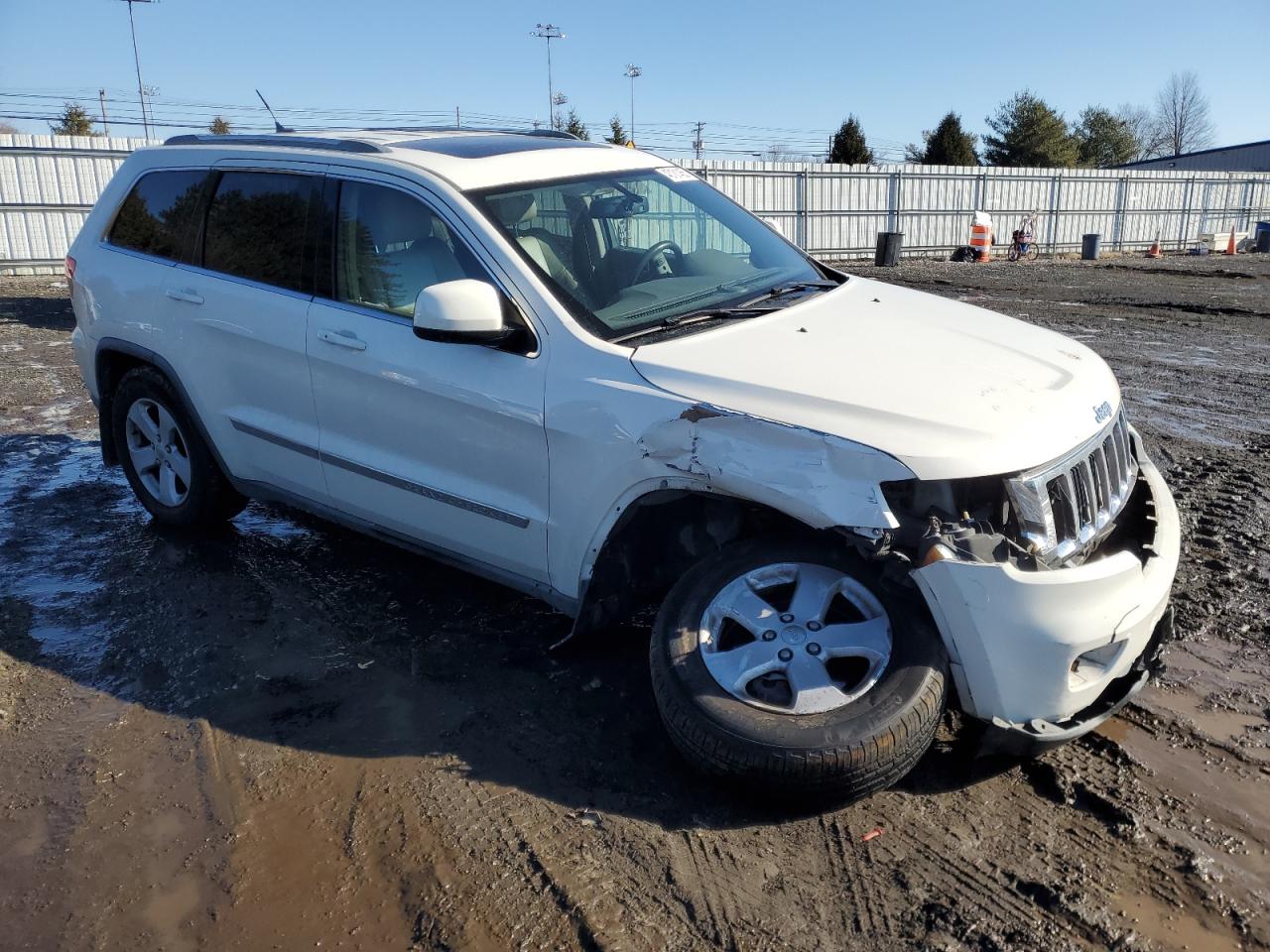 2011 Jeep Grand Cherokee VIN 1J4RR4GG1BC736710 Copart auction photo, front end / undercarriage damage thumbnail 4