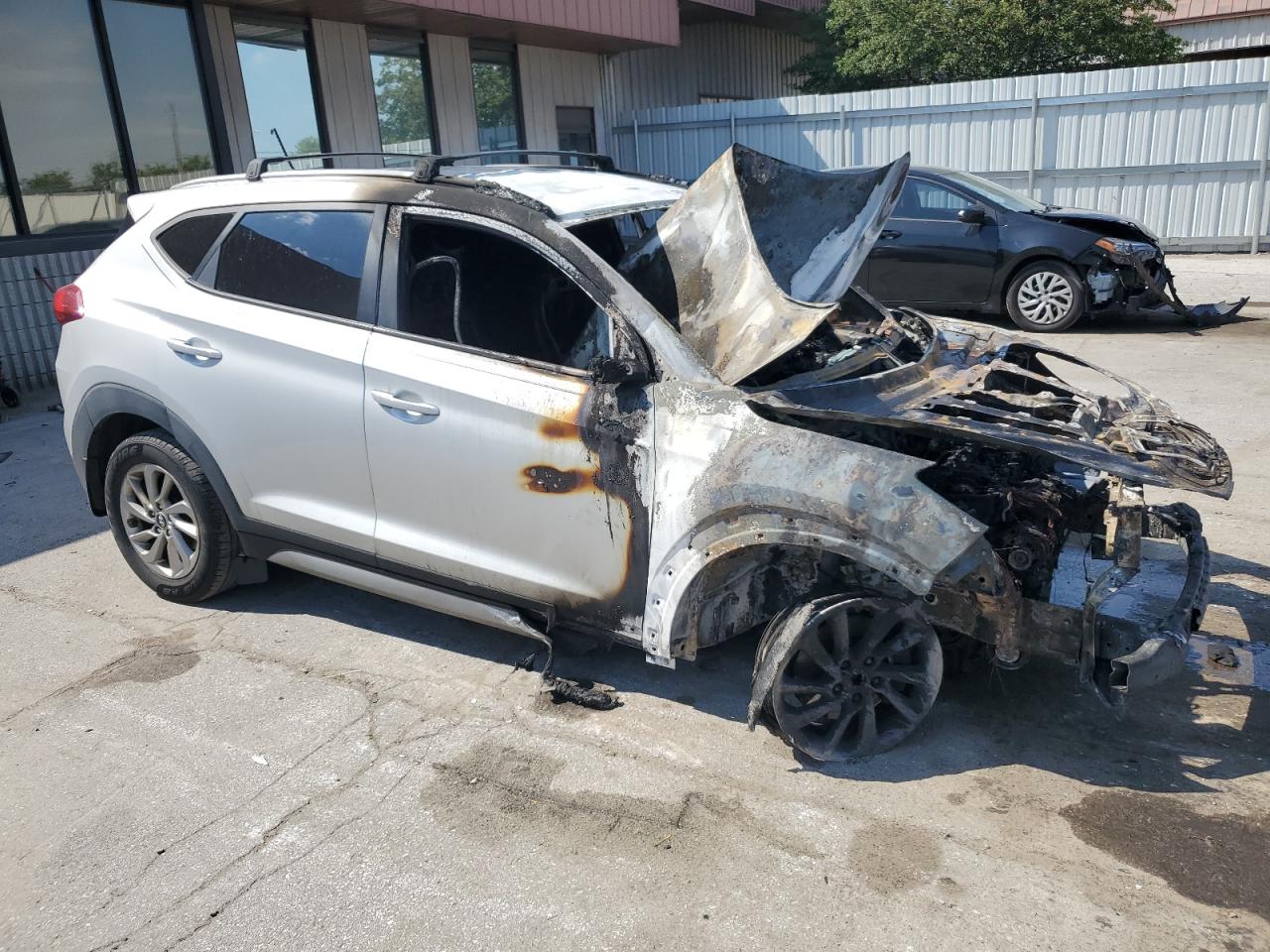 2017 Hyundai Tucson VIN KM8J3CA47HU291823 Copart auction photo, burn damage thumbnail 4