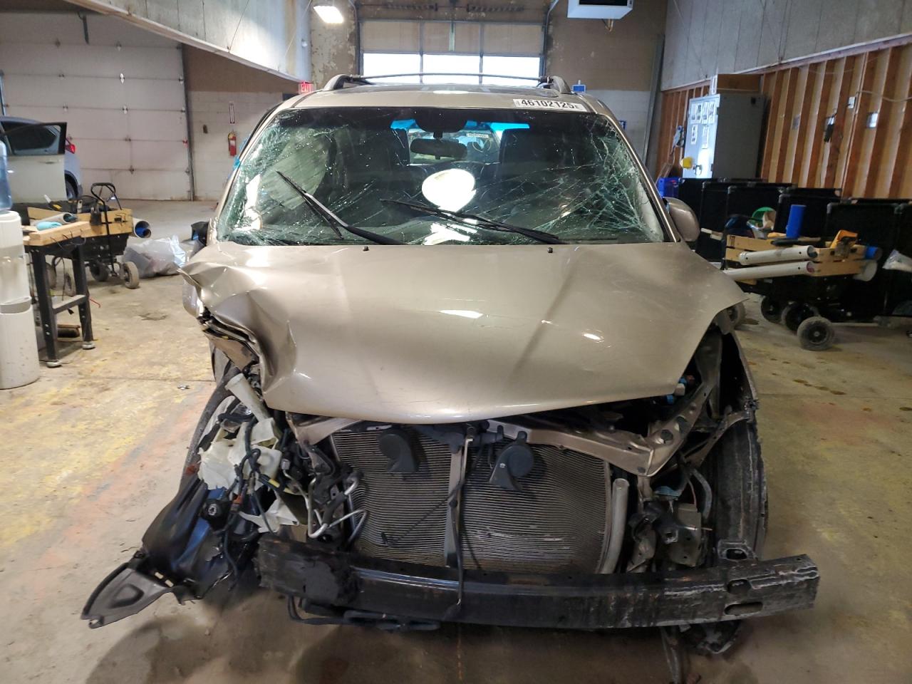 2009 Toyota Sienna VIN 5TDZK22C19S236333 Copart auction photo, all over damage thumbnail 5