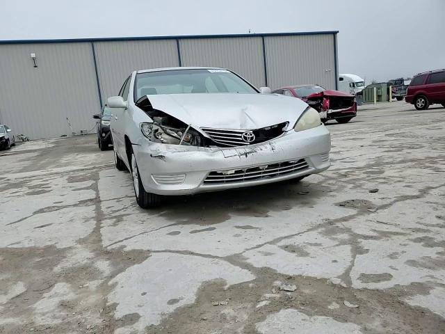 2006 Toyota Camry VIN 4T1BE30K26U655836 Copart auction photo, front end damage thumbnail 10