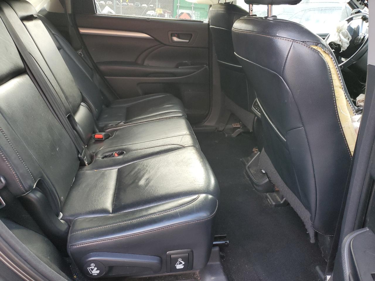 2016 Toyota Highlander VIN 5TDJKRFH5GS273457 Copart auction photo, front end / minor dent/scratches damage thumbnail 11