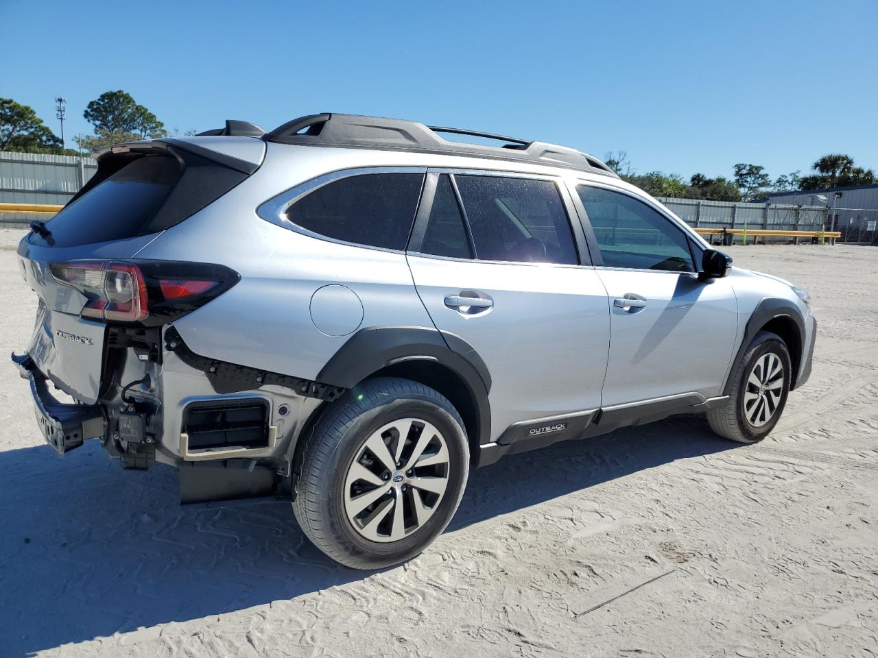 2024 Subaru Outback VIN 4S4BTAFC5R3241146 Copart auction photo, rear end / minor dent/scratches damage thumbnail 3