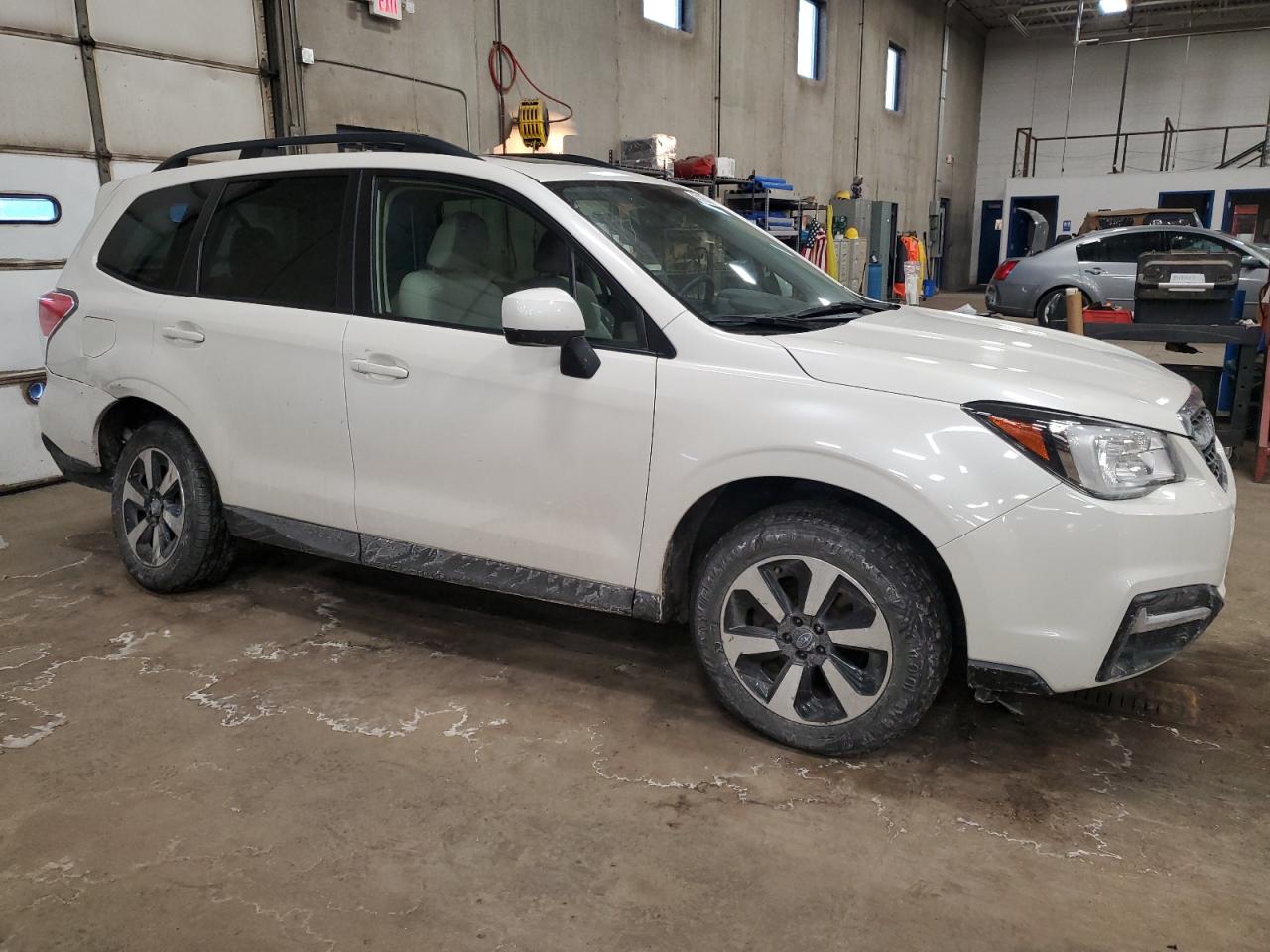 2018 Subaru Forester VIN JF2SJAEC9JH519261 Copart auction photo, rear end / undercarriage damage thumbnail 4