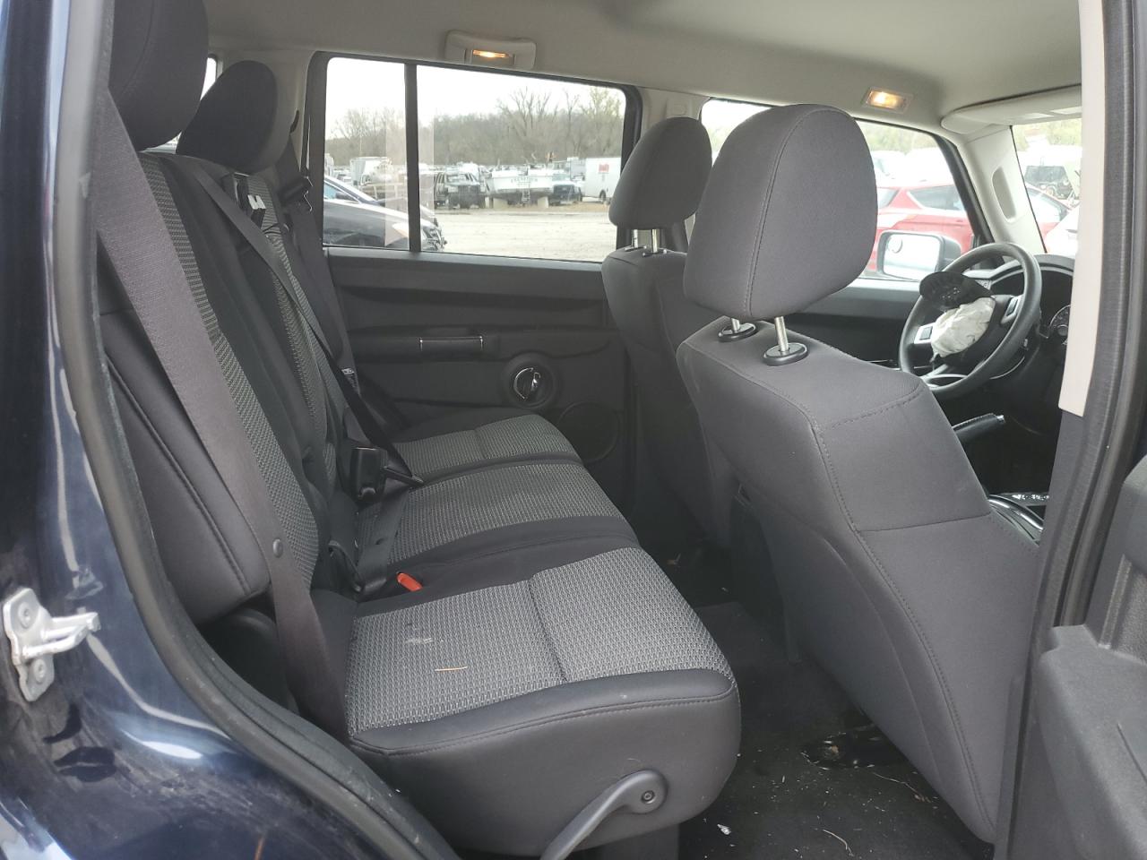 2010 Jeep Commander VIN 1J4RG4GK6AC119618 Copart auction photo, front end damage thumbnail 11