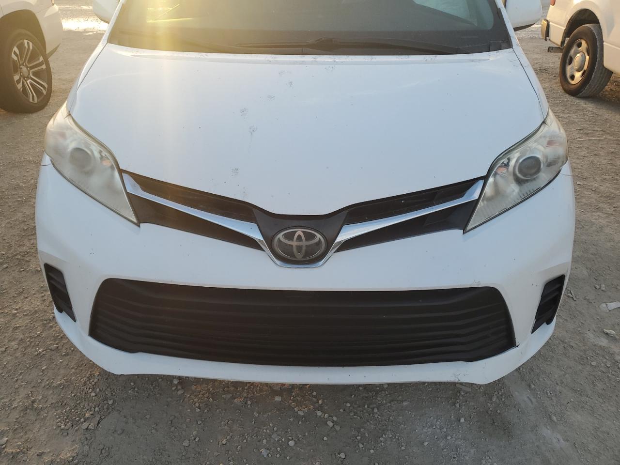 2018 Toyota Sienna VIN 5TDKZ3DC2JS959483 Copart auction photo, side / rear end damage thumbnail 13