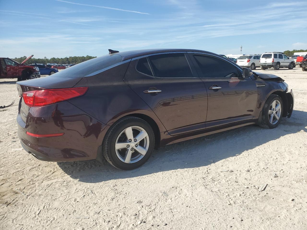 2015 KIA Optima VIN 5XXGM4A75FG380689 Copart auction photo, front end / minor dent/scratches damage thumbnail 3