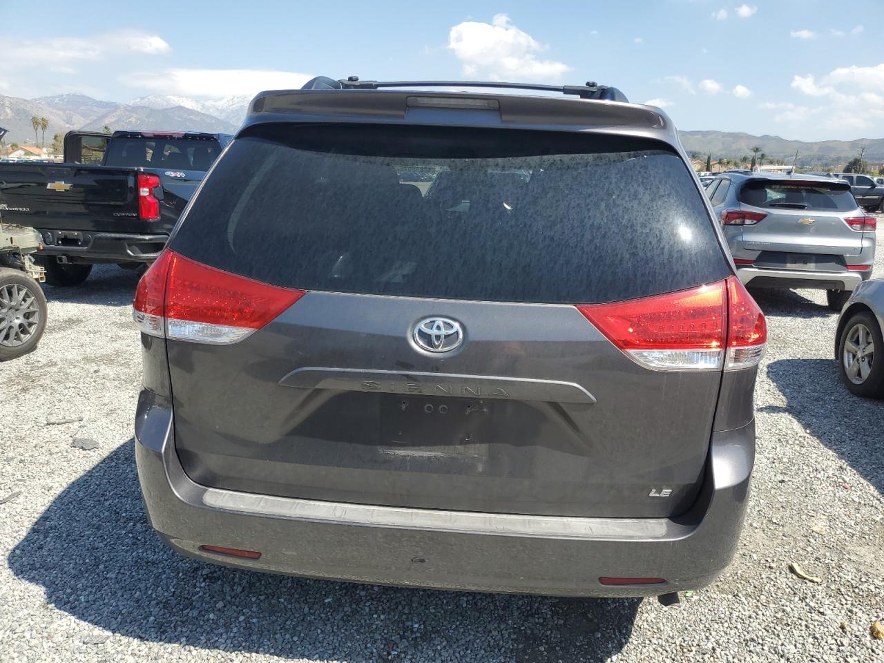 2013 Toyota Sienna VIN 5TDKK3DC6DS381915 Copart auction photo, front end damage thumbnail 6