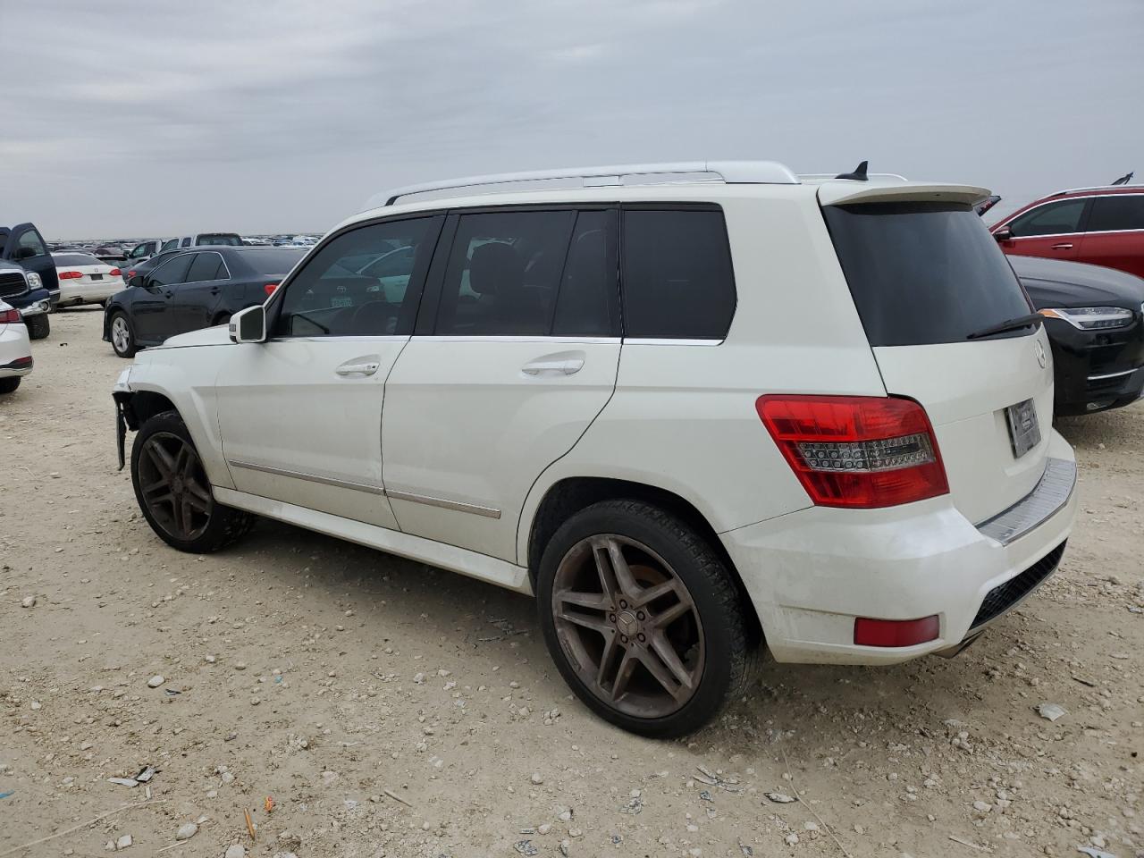 2011 Mercedes-Benz GLK-klasse VIN WDCGG5GB5BF671656 Copart auction photo, front end damage thumbnail 2